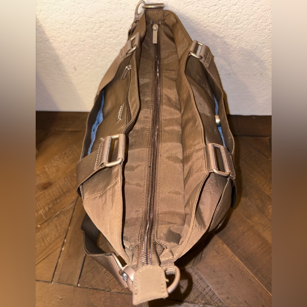 ❤️Baggallini Laptop Tote Bag NWOT Travel Work Nylon Crossbody Brown Lightweight - Picture 6 of 8